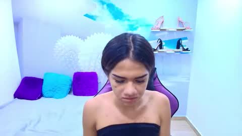 Snapshot of demi_leed chatting on October 2025 11:19:01 AM DEMI online show from October 2025 11:19:01 AM