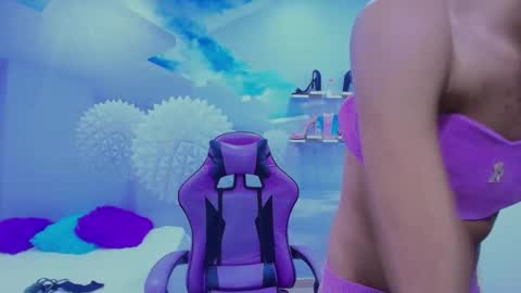 DEMI online show from November 2025 11:32:02 AM