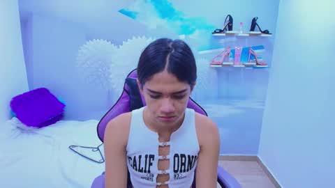 DEMI online show from November 2025 11:43:02 AM