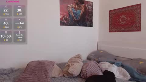 Snapshot of demiamour chatting on February 2025 09:33:01 AM Demi. not your babybabebb and other shit online show from February 2025 09:33:01 AM