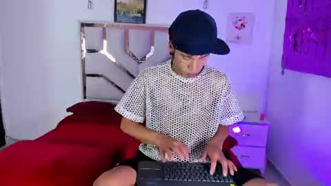 Snapshot of demian_salvatoire chatting on August 2026 09:28:01 PM Demian and Salvatoire online show from August 2026 09:28:01 PM