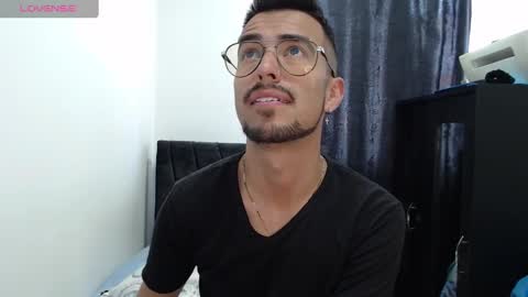 Snapshot of demian_val_4 chatting on March 2025 03:05:02 PM demian_val_4 online show from March 2025 03:05:02 PM