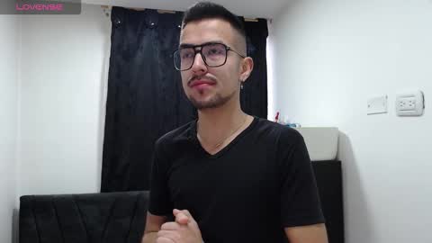 Snapshot of demian_val_4 chatting on February 2026 12:01:02 PM demian_val_4 online show from February 2026 12:01:02 PM