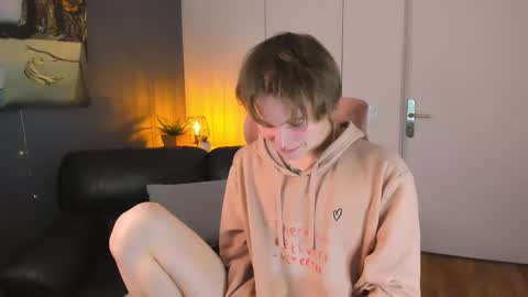 Snapshot of demianenglen chatting on March 2026 08:52:02 PM demianenglen online show from March 2026 08:52:02 PM