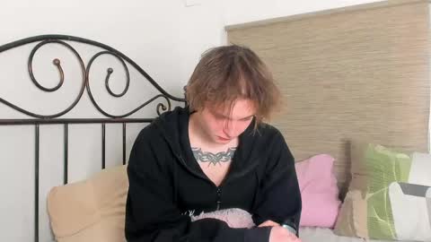 Snapshot of demianenglen chatting on April 2026 10:43:02 AM demianenglen online show from April 2026 10:43:02 AM