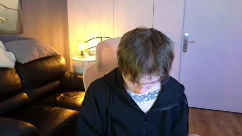 Snapshot of demianenglen chatting on June 2026 12:23:02 AM demianenglen online show from June 2026 12:23:02 AM