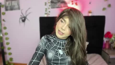 Snapshot of demony_deadboy chatting on August 2026 09:39:02 PM Maki online show from August 2026 09:39:02 PM