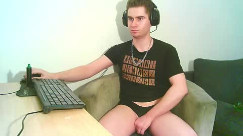 Snapshot of demoverzze chatting on December 2024 03:03:01 PM Dominik online show from December 2024 03:03:01 PM