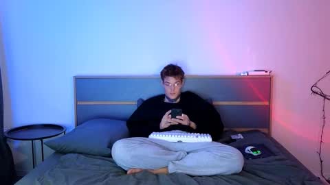 Denis online show from December 2025 06:55:02 AM