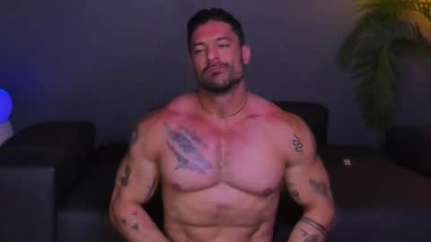 dennis_cox_ online show from November 2025 02:49:01 PM