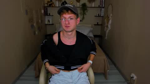 Dennis online show from November 2025 08:45:01 PM