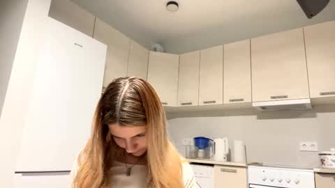 Denni online show from October 2025 05:56:02 PM