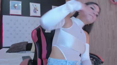 Snapshot of dennyzeans chatting on December 2025 11:16:02 AM dennyzeans online show from December 2025 11:16:02 AM