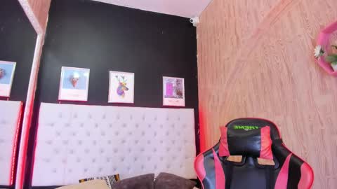 Snapshot of dennyzeans chatting on December 2025 11:39:02 AM dennyzeans online show from December 2025 11:39:02 AM