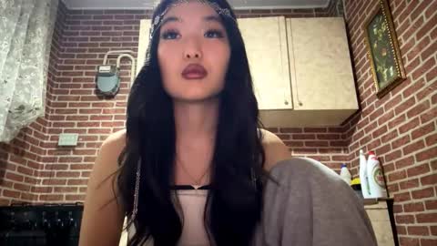 Emma online show from December 2025 02:24:02 PM