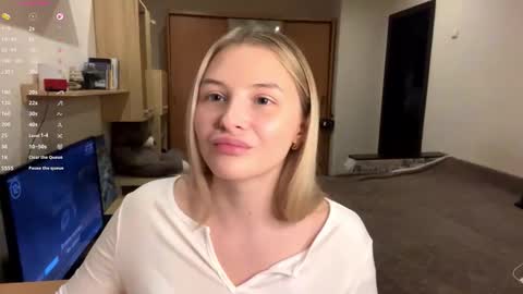 Vi  Victoria online show from November 2025 04:52:02 PM