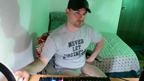 Snapshot of dereck_mills3 chatting on April 2026 02:00:01 AM Dereck Mills3 online show from April 2026 02:00:01 AM