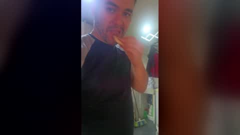 Snapshot of dereck_mills3 chatting on April 2026 02:46:02 PM Dereck Mills3 online show from April 2026 02:46:02 PM