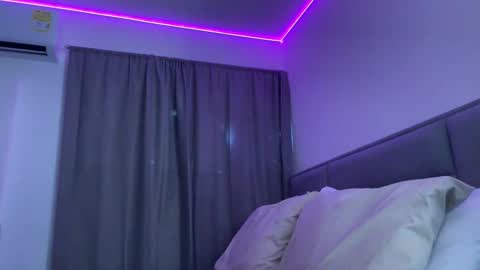 Dereck online show from October 2025 07:09:02 PM