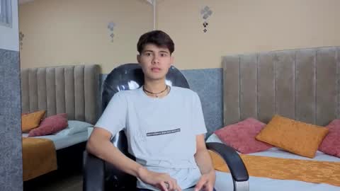 derek_sinn online show from February 2026 01:36:02 PM