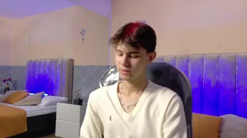 derek_sinn online show from April 2026 07:33:02 PM