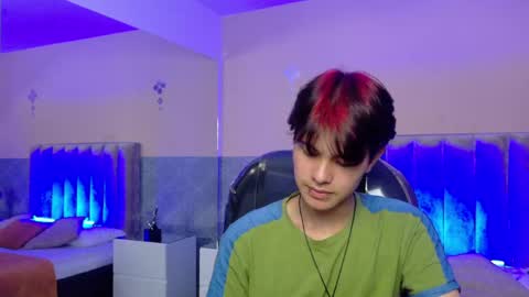 derek_sinn online show from June 2026 09:20:01 PM