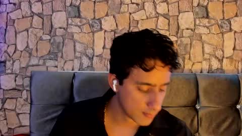 DEREKK   online show from January 2025 06:10:01 AM