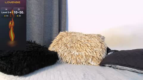 Derek  IG Derekolsen2024 online show from January 2025 05:31:02 AM