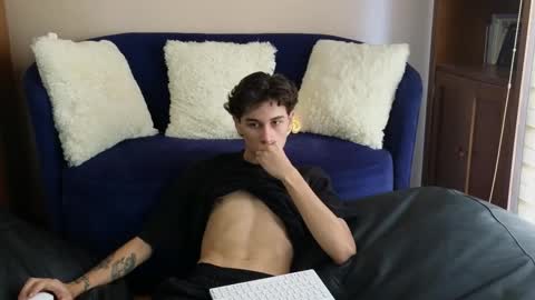 Derek online show from November 2025 01:39:02 PM