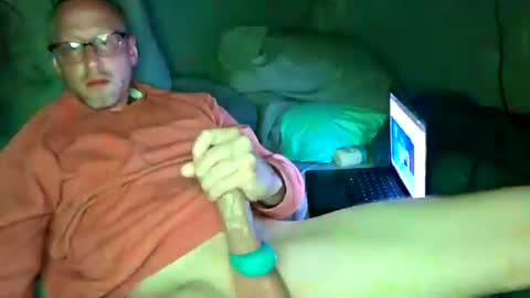 Snapshot of derekthomaserickson86 chatting on July 2026 03:53:01 AM DK online show from July 2026 03:53:01 AM