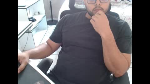 derick_0013 online show from May 2026 11:37:02 AM