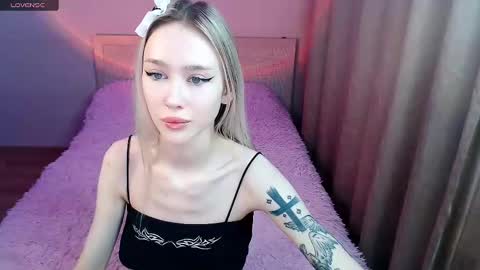 Ari online show from February 2025 07:28:01 PM