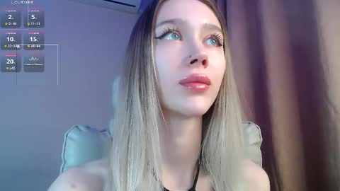 Snapshot of des_ch chatting on May 2026 05:30:02 PM Ari online show from May 2026 05:30:02 PM