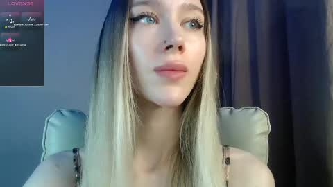 Snapshot of des_ch chatting on May 2026 06:09:01 PM Ari online show from May 2026 06:09:01 PM