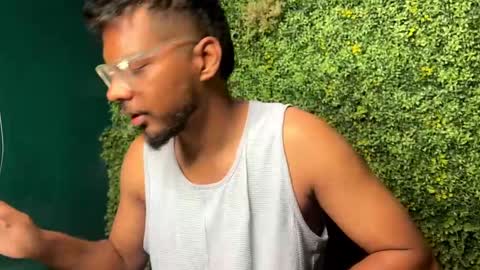 Snapshot of desi_silver chatting on February 2025 05:42:02 AM Desi silver online show from February 2025 05:42:02 AM