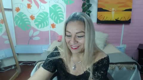 VALERIA online show from October 2025 03:35:02 PM