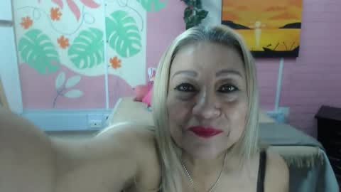 Snapshot of desire_latin chatting on May 2026 03:43:01 PM VALERIA online show from May 2026 03:43:01 PM