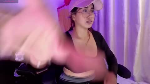 TORI AND MR. BEAR online show from April 2026 06:19:02 PM