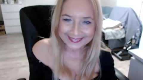 S O F I A online show from December 2024 10:49:02 AM