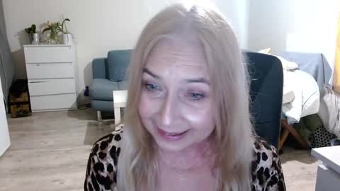 S O F I A online show from January 2025 02:41:01 PM