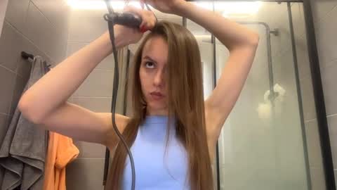 Snapshot of desirewingard chatting on May 2026 02:40:01 AM Ksenia online show from May 2026 02:40:01 AM