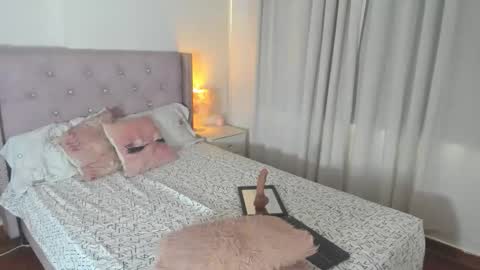 Snapshot of destinysweet21 chatting on May 2026 03:53:01 PM destinysweet21 online show from May 2026 03:53:01 PM
