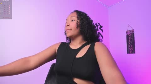 desty_y online show from November 2025 05:44:01 PM