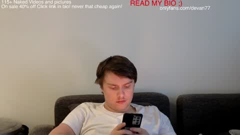 Snapshot of devantheplug chatting on December 2024 08:32:01 PM Devan online show from December 2024 08:32:01 PM