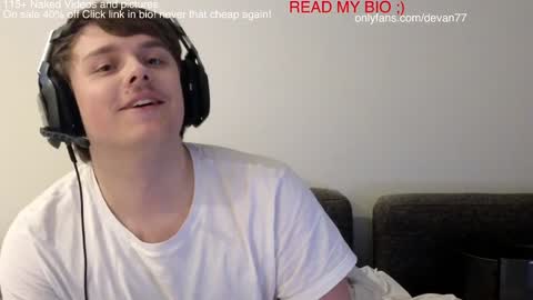 Snapshot of devantheplug chatting on December 2024 08:30:02 AM Devan online show from December 2024 08:30:02 AM