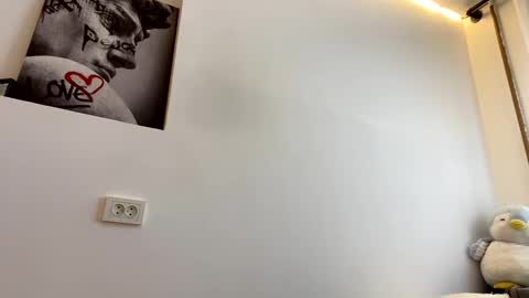 Emily online show from October 2025 08:02:02 AM