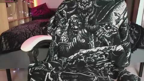 devil_s_bride online show from April 2026 05:05:02 PM