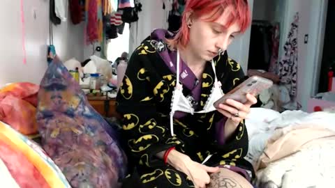 Snapshot of devilg1rl chatting on May 2026 10:58:01 PM poutyangel online show from May 2026 10:58:01 PM