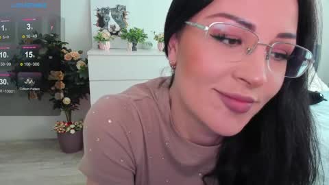 Snapshot of devilish_goddes chatting on May 2026 01:40:01 PM Devilish Goddess online show from May 2026 01:40:01 PM