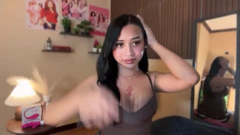 Snapshot of devine_goddessx chatting on May 2026 03:01:02 AM Devine Greyson online show from May 2026 03:01:02 AM